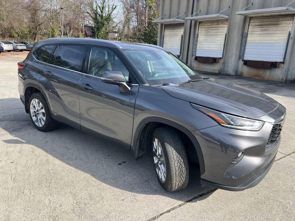 used 2022 Toyota Highlander car, priced at $33,219
