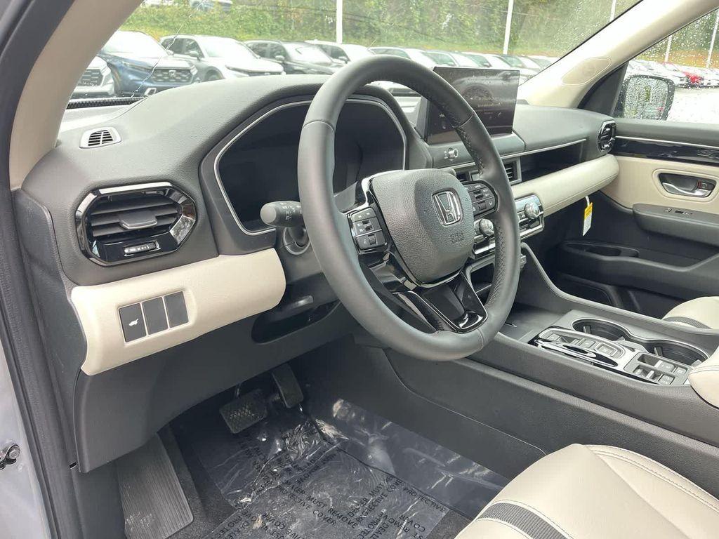 new 2026 Honda Pilot car, priced at $45,990