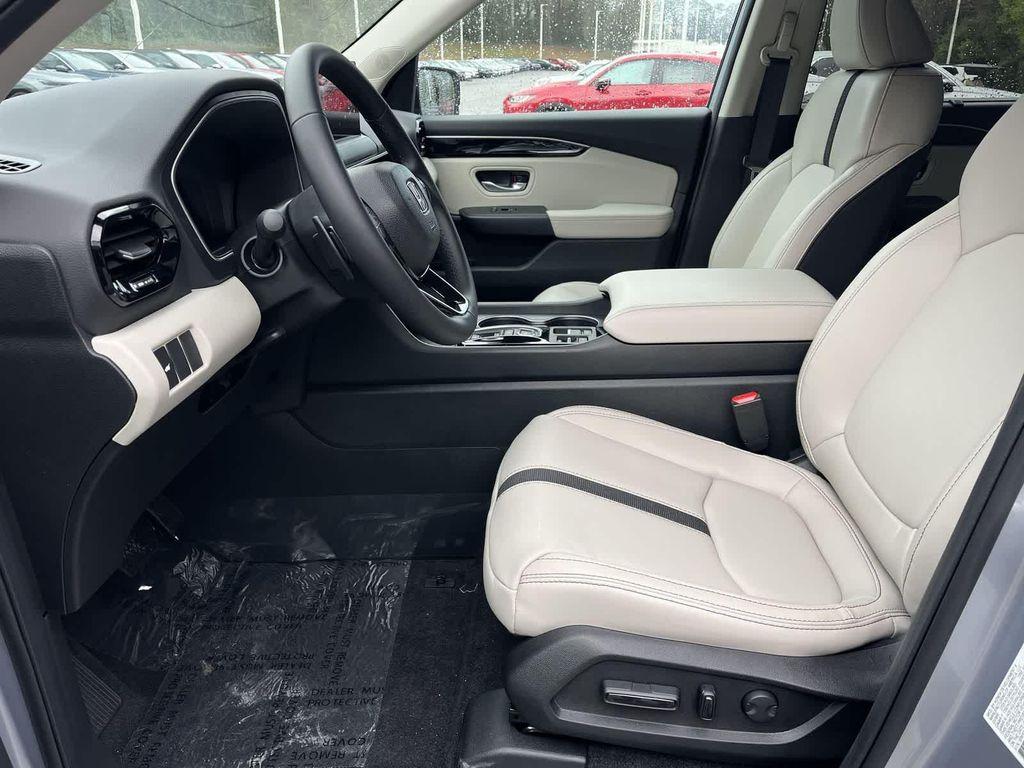 new 2026 Honda Pilot car, priced at $45,990