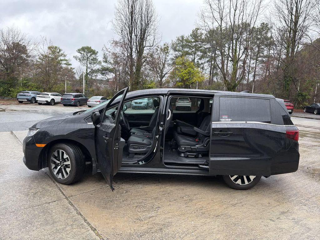 used 2025 Honda Odyssey car, priced at $39,854