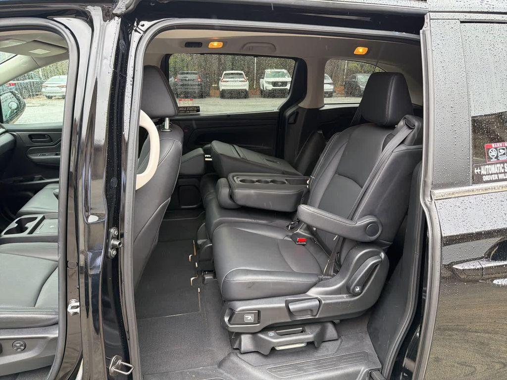 used 2025 Honda Odyssey car, priced at $39,854