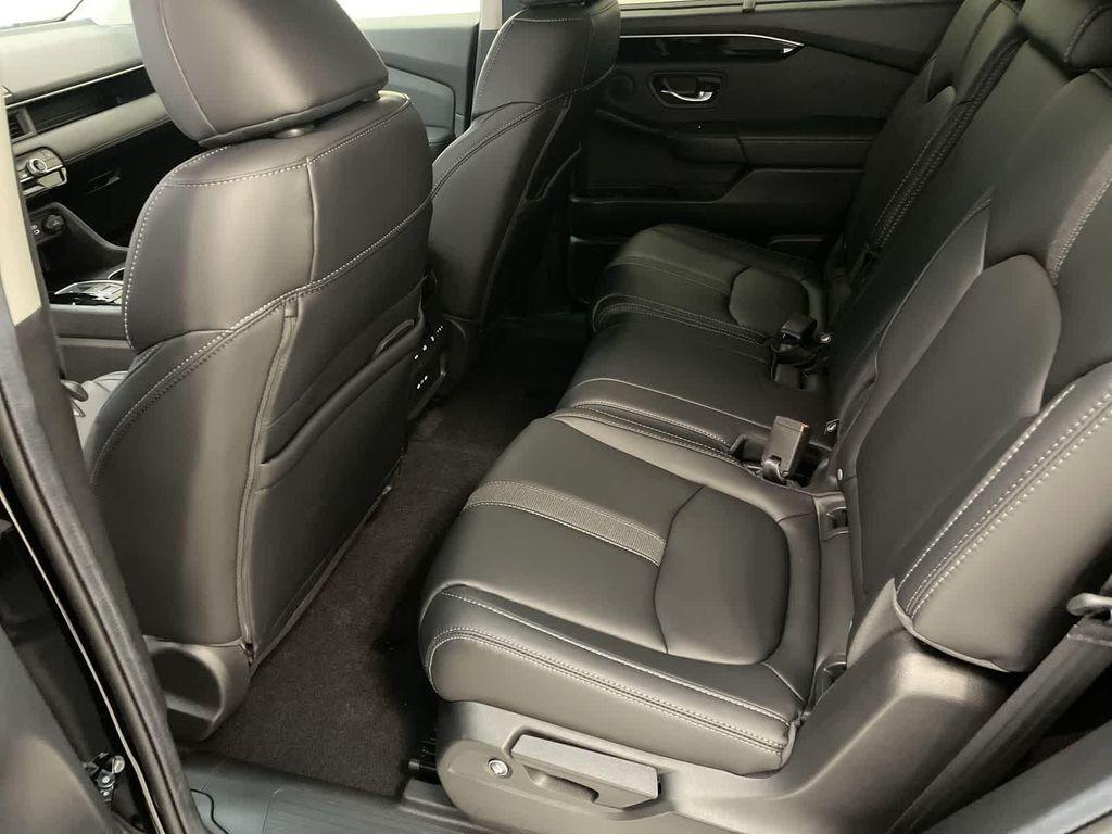 used 2025 Honda Pilot car, priced at $43,156