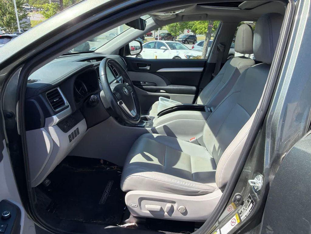 used 2019 Toyota Highlander car, priced at $23,987