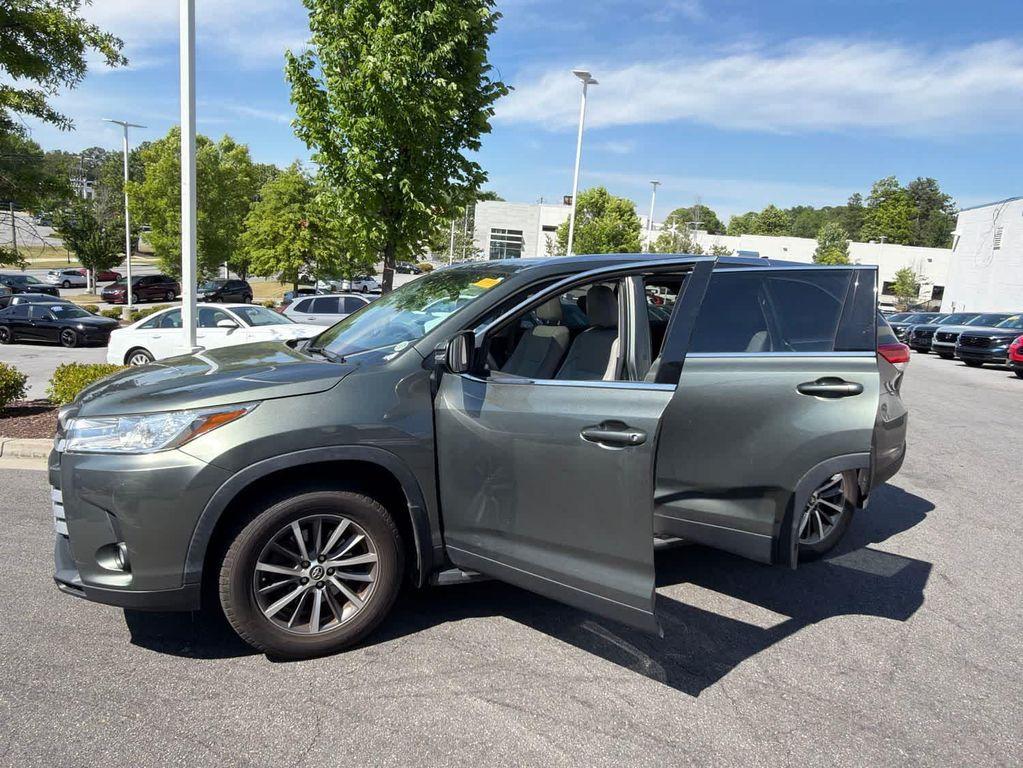 used 2019 Toyota Highlander car, priced at $23,987