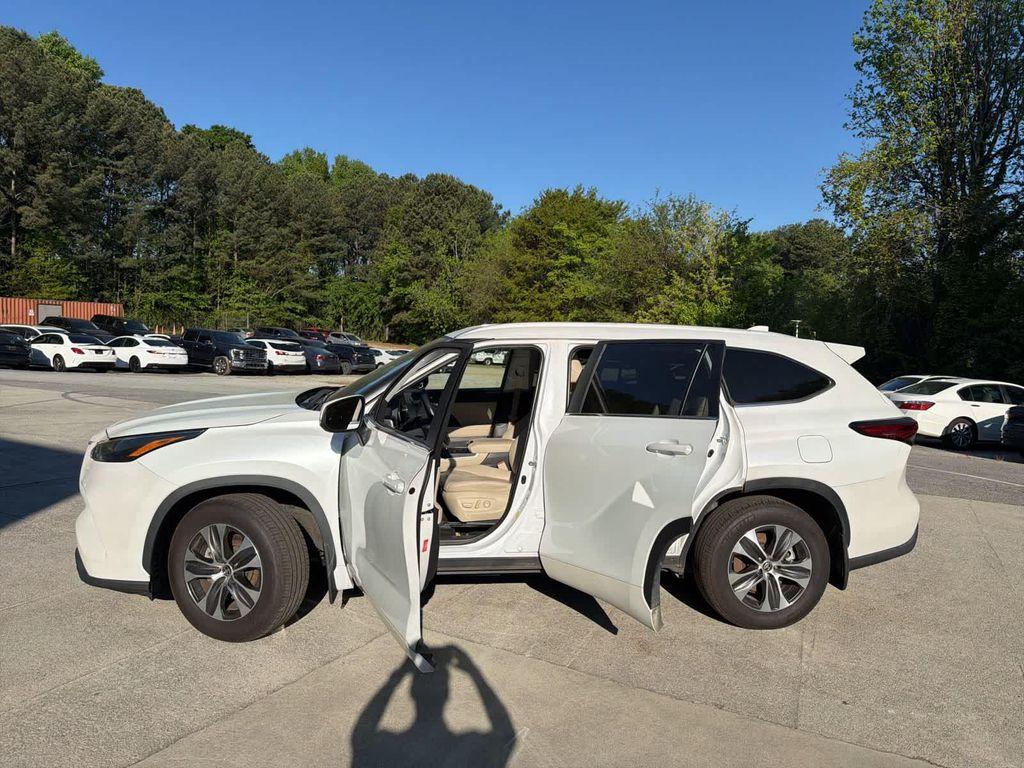 used 2023 Toyota Highlander car, priced at $34,834