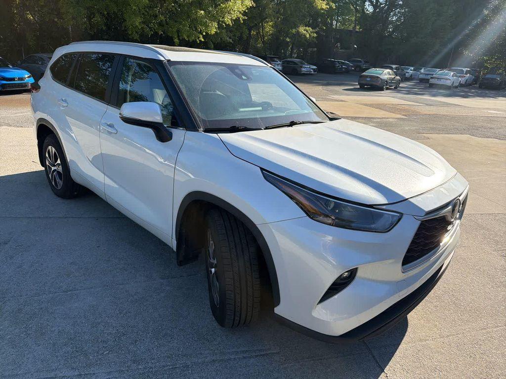 used 2023 Toyota Highlander car, priced at $34,834