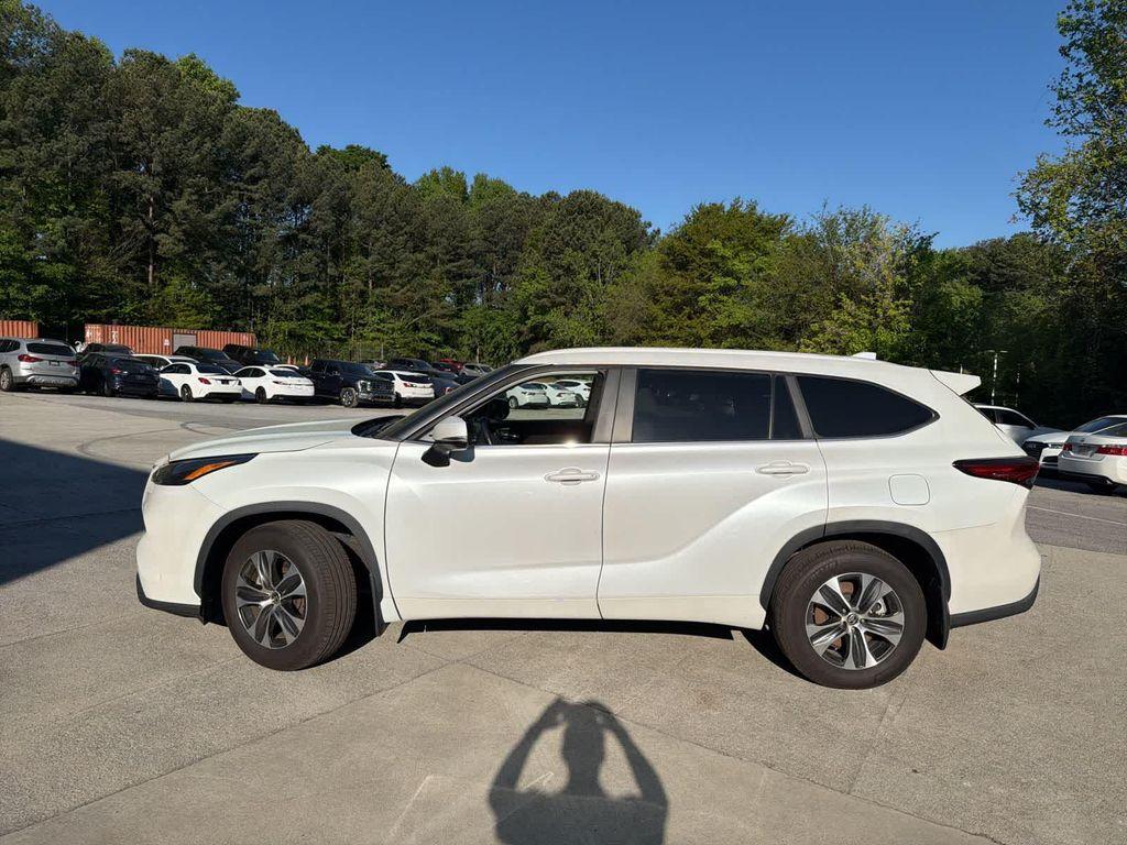 used 2023 Toyota Highlander car, priced at $34,834
