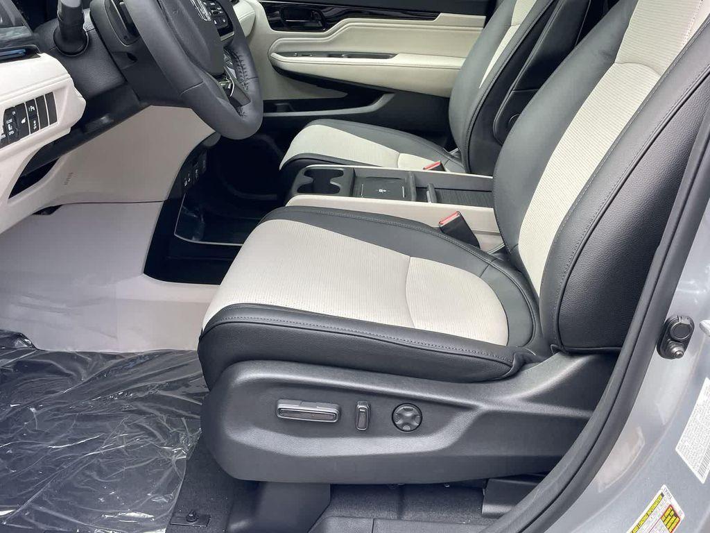 new 2026 Honda Odyssey car, priced at $53,887