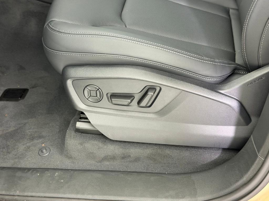 new 2026 Audi Q7 car, priced at $69,359