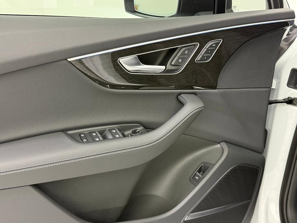 new 2026 Audi Q7 car, priced at $68,840