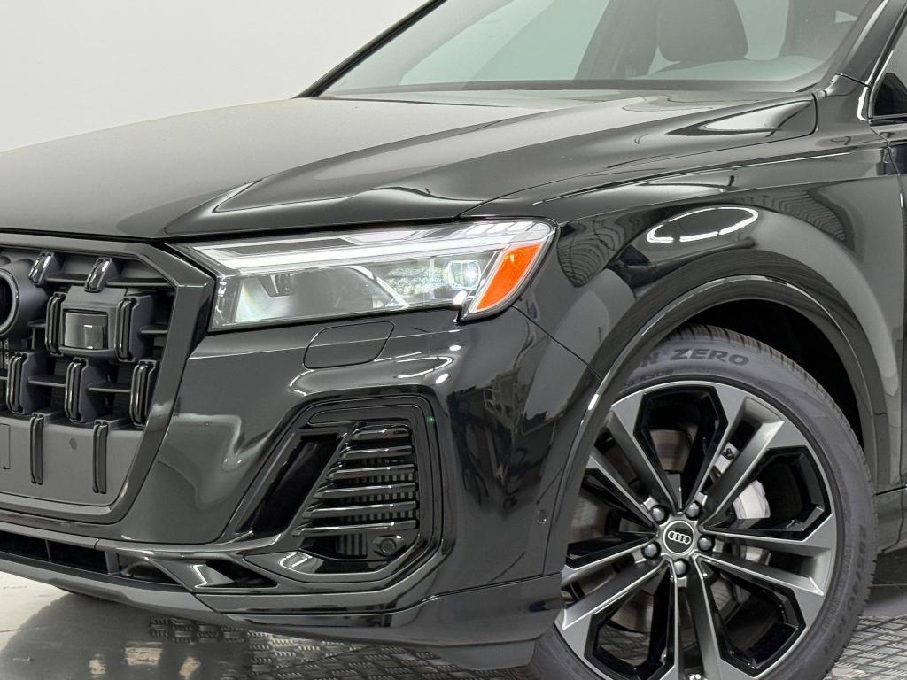 new 2026 Audi Q7 car, priced at $68,485