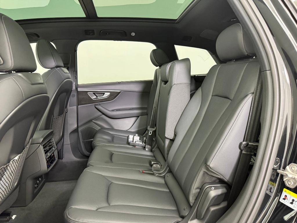 new 2026 Audi Q7 car, priced at $68,485
