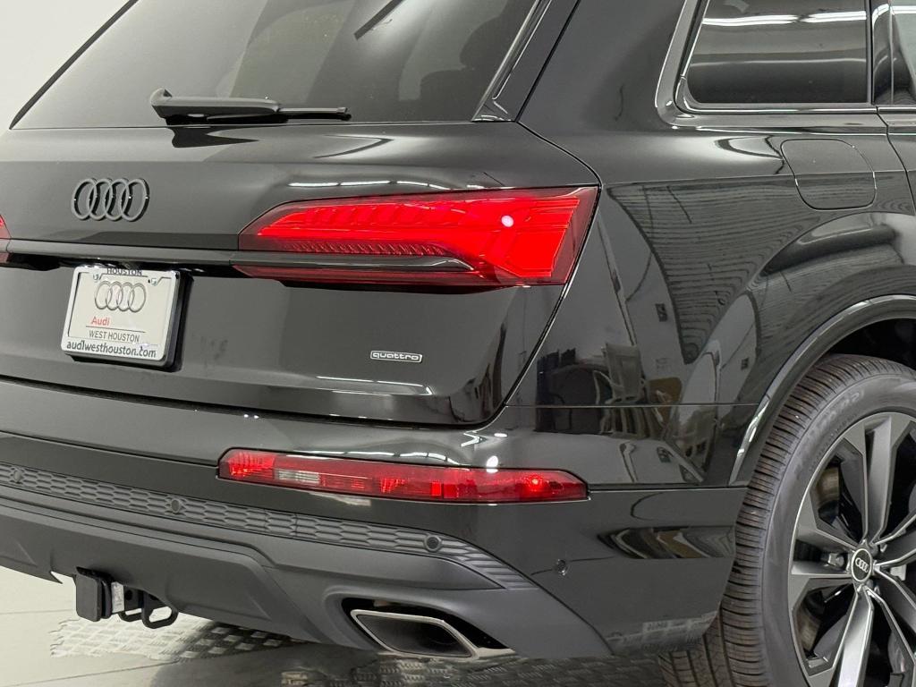 new 2026 Audi Q7 car, priced at $68,485