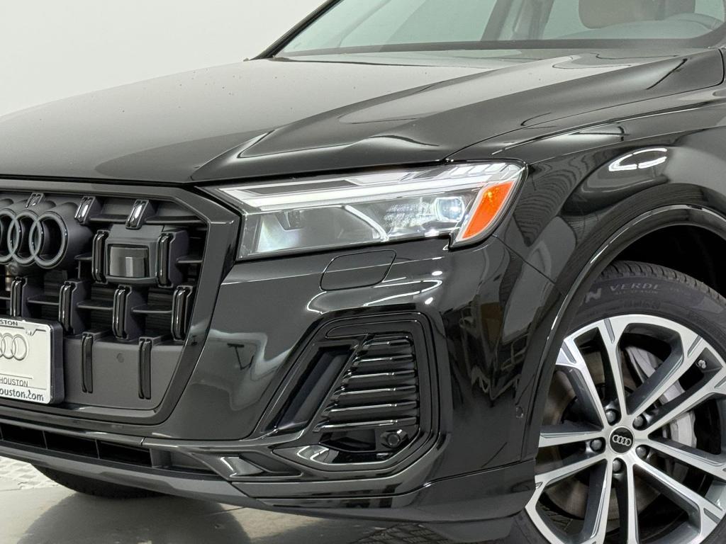 new 2026 Audi Q7 car, priced at $66,491
