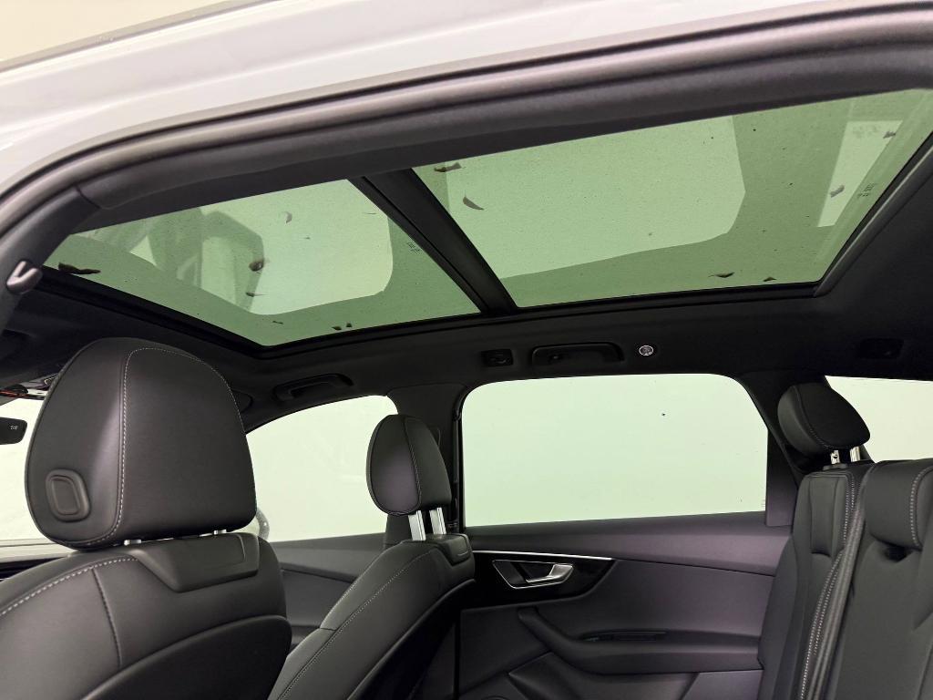 new 2026 Audi Q7 car, priced at $64,021