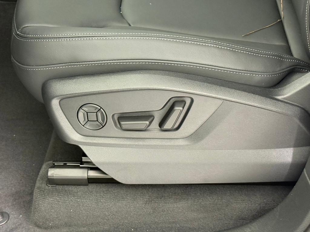 new 2026 Audi Q7 car, priced at $64,021