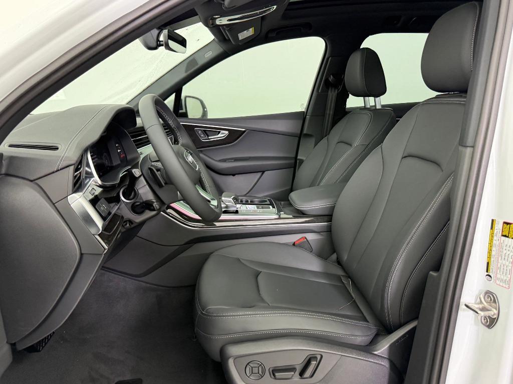 new 2026 Audi Q7 car, priced at $64,021