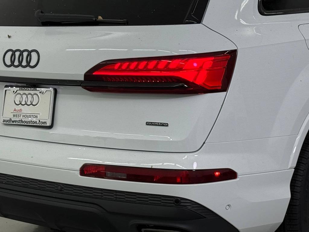 new 2026 Audi Q7 car, priced at $64,021