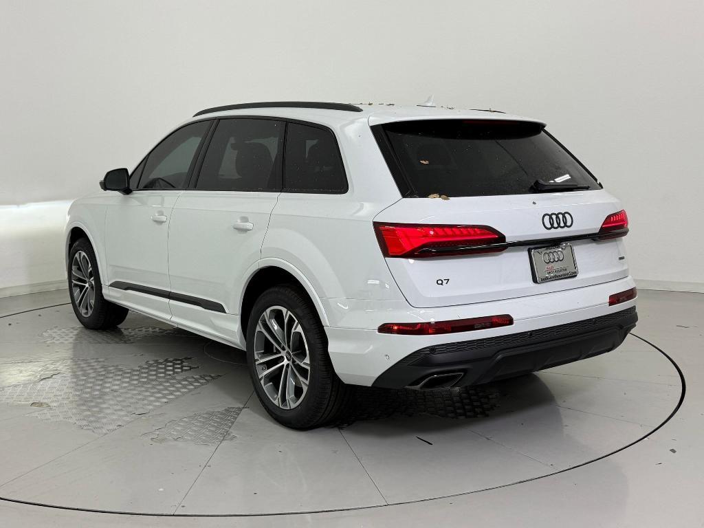new 2026 Audi Q7 car, priced at $64,021
