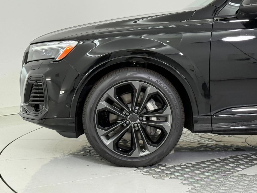 new 2026 Audi Q7 car, priced at $78,761