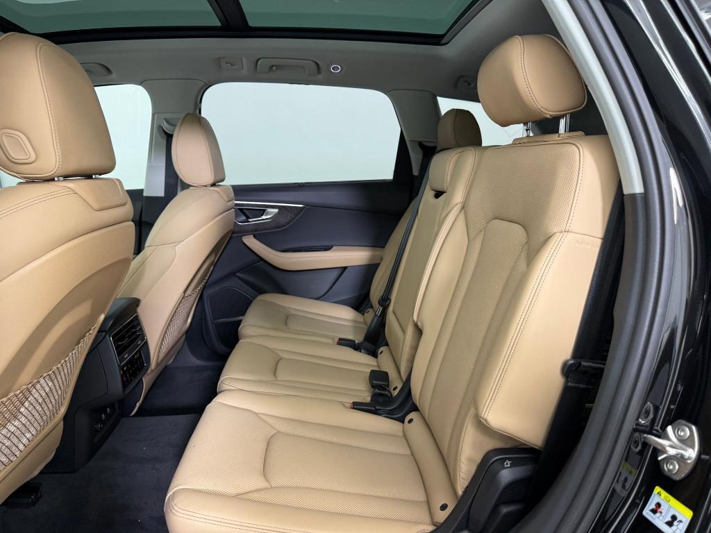 new 2026 Audi Q7 car, priced at $78,761