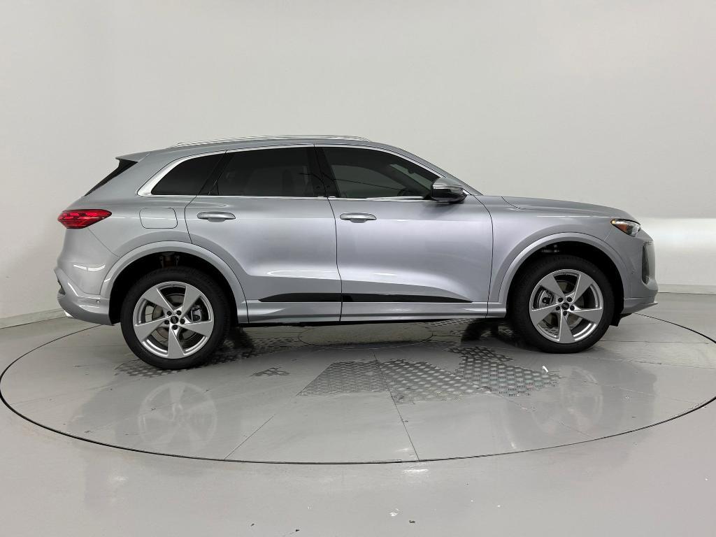 new 2025 Audi Q5 car, priced at $56,391