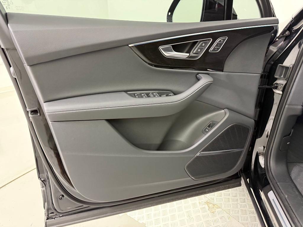 new 2026 Audi Q7 car, priced at $74,381