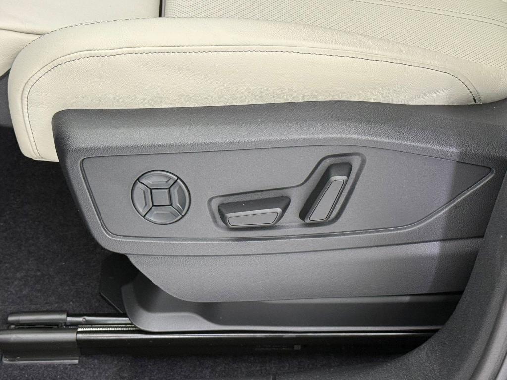 new 2025 Audi Q5 car, priced at $60,231