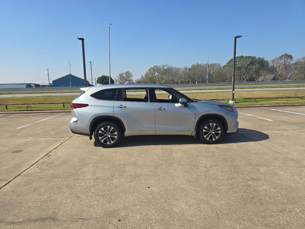 used 2020 Toyota Highlander car, priced at $23,498