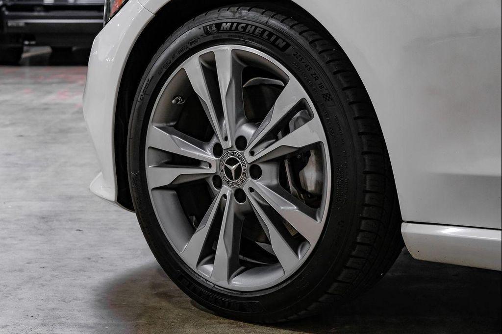 Mercedes-Benz C-Class view 48