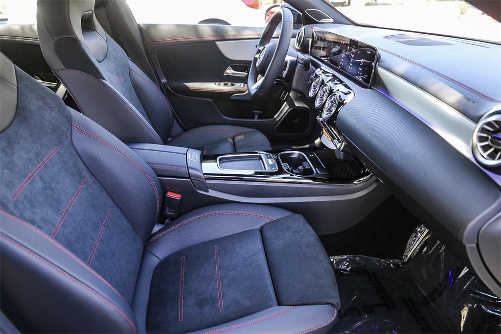new 2025 Mercedes-Benz CLA 250 car, priced at $52,625