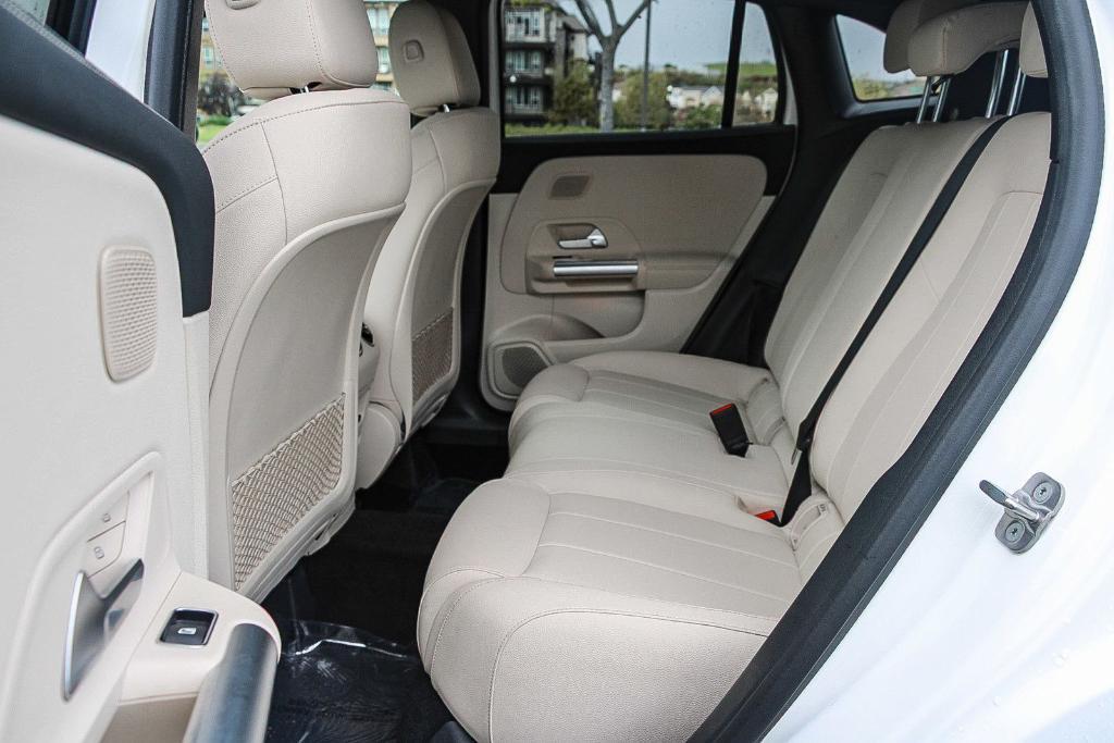 used 2025 Mercedes-Benz GLA 250 car, priced at $36,995
