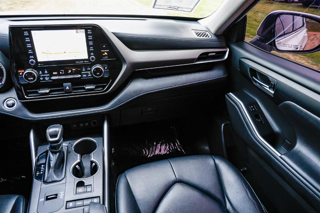 used 2020 Toyota Highlander car, priced at $23,295