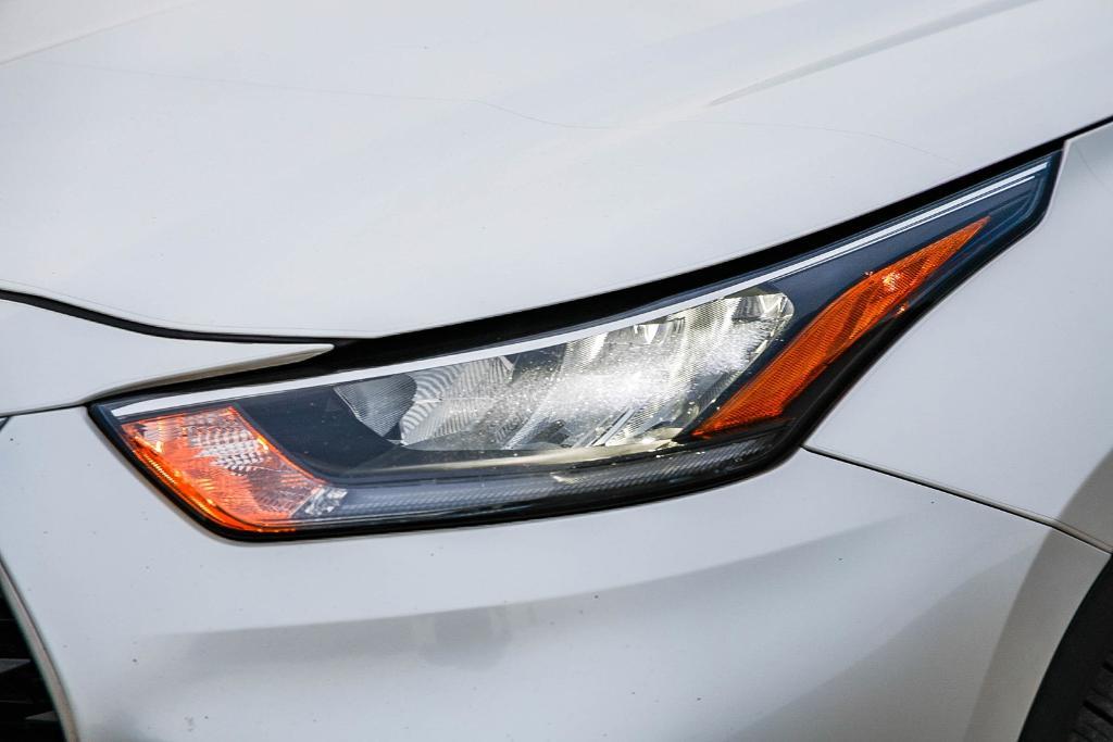 used 2020 Toyota Highlander car, priced at $23,295