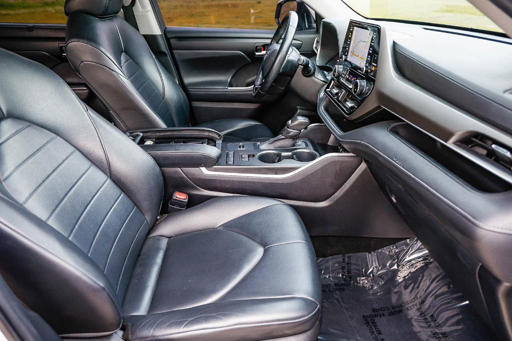 used 2020 Toyota Highlander car, priced at $23,295