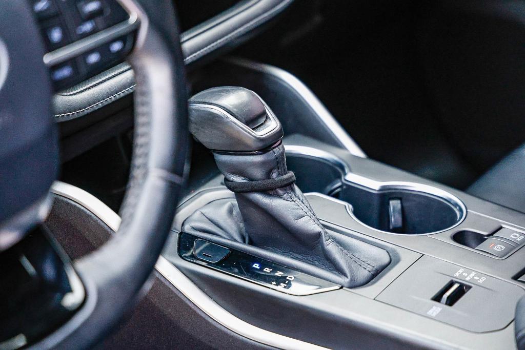 used 2020 Toyota Highlander car, priced at $23,295