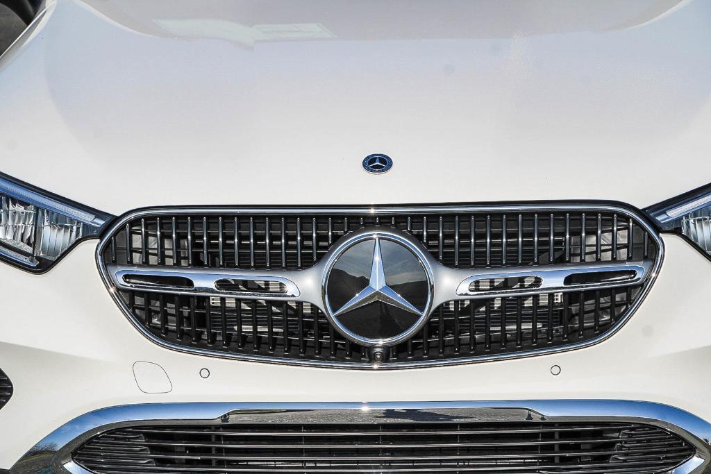 new 2026 Mercedes-Benz GLC 300 car, priced at $62,300