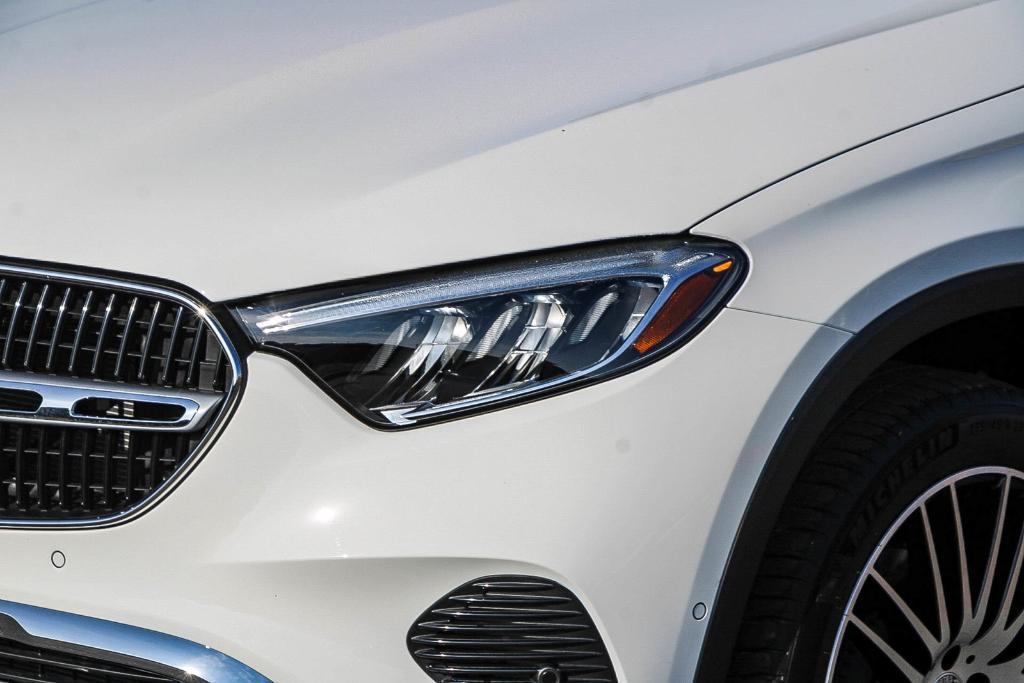 new 2026 Mercedes-Benz GLC 300 car, priced at $62,300