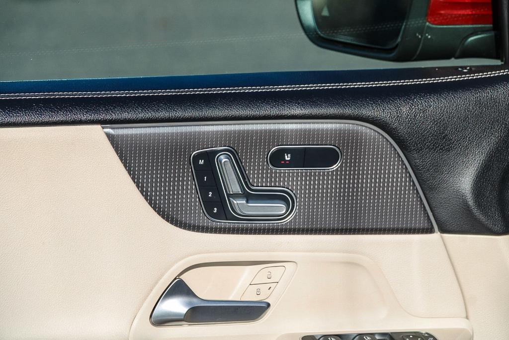 used 2021 Mercedes-Benz GLB 250 car, priced at $23,888