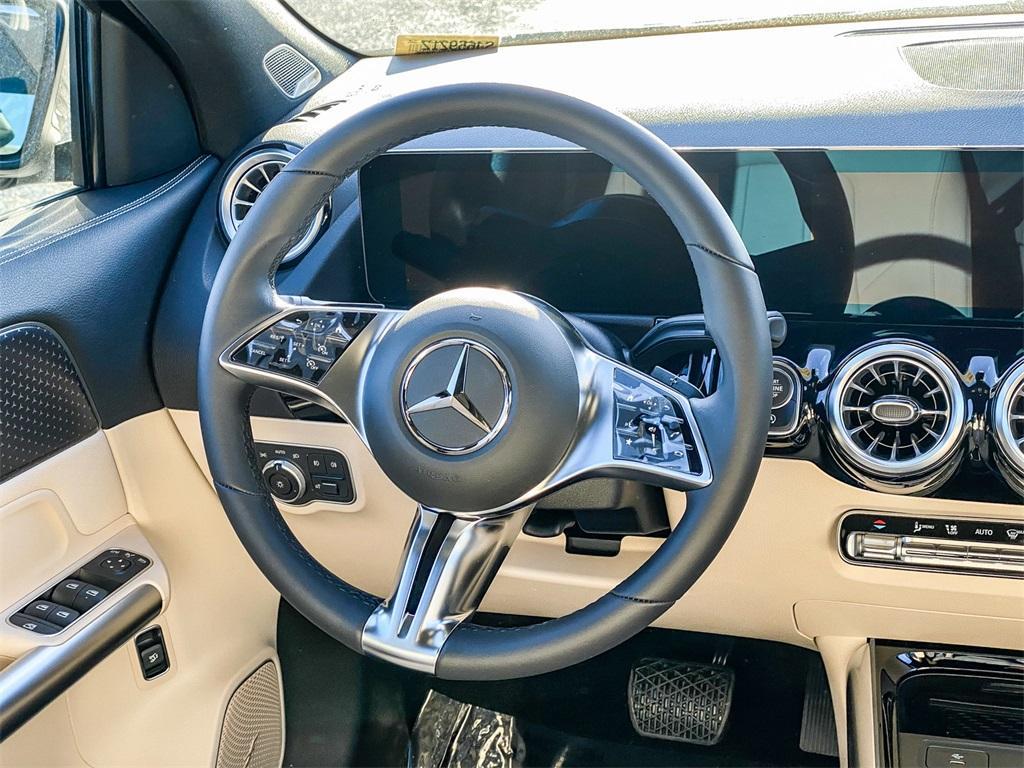 new 2025 Mercedes-Benz GLA 250 car, priced at $50,070