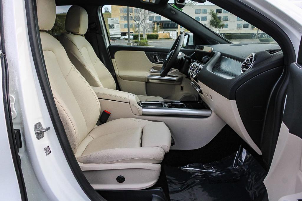 used 2025 Mercedes-Benz GLA 250 car, priced at $40,995