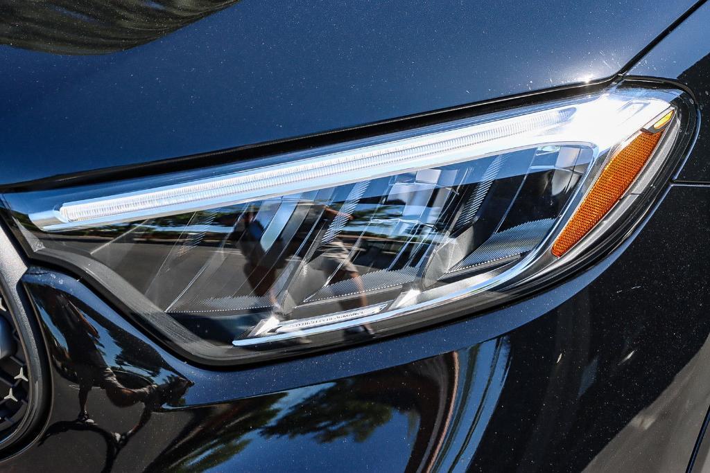 new 2025 Mercedes-Benz GLC 300 car, priced at $60,155