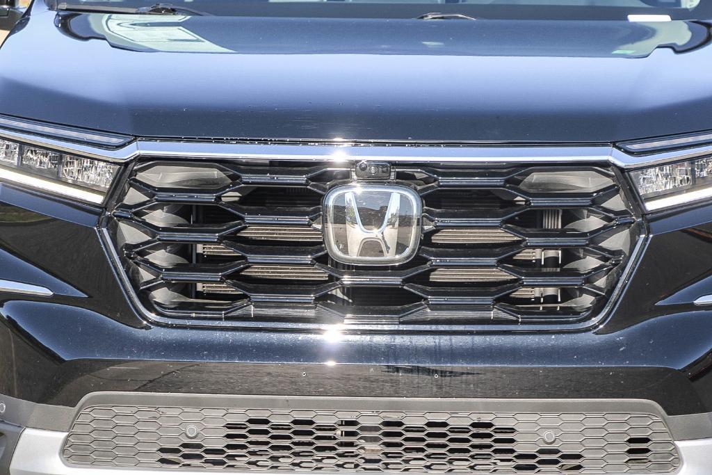 used 2025 Honda Pilot car, priced at $50,995