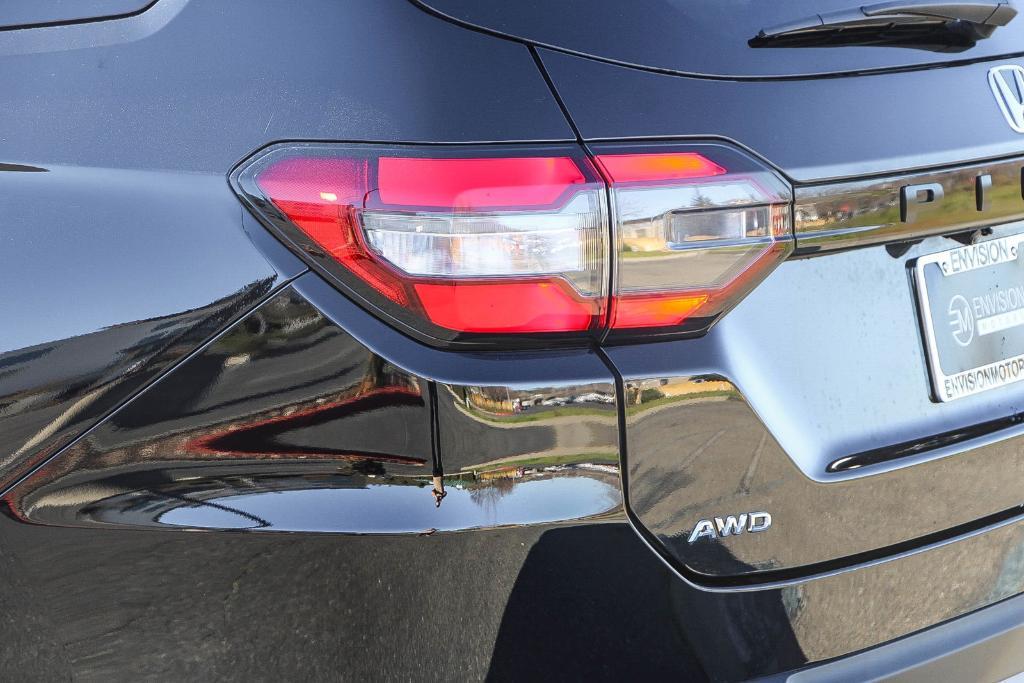 used 2025 Honda Pilot car, priced at $50,995