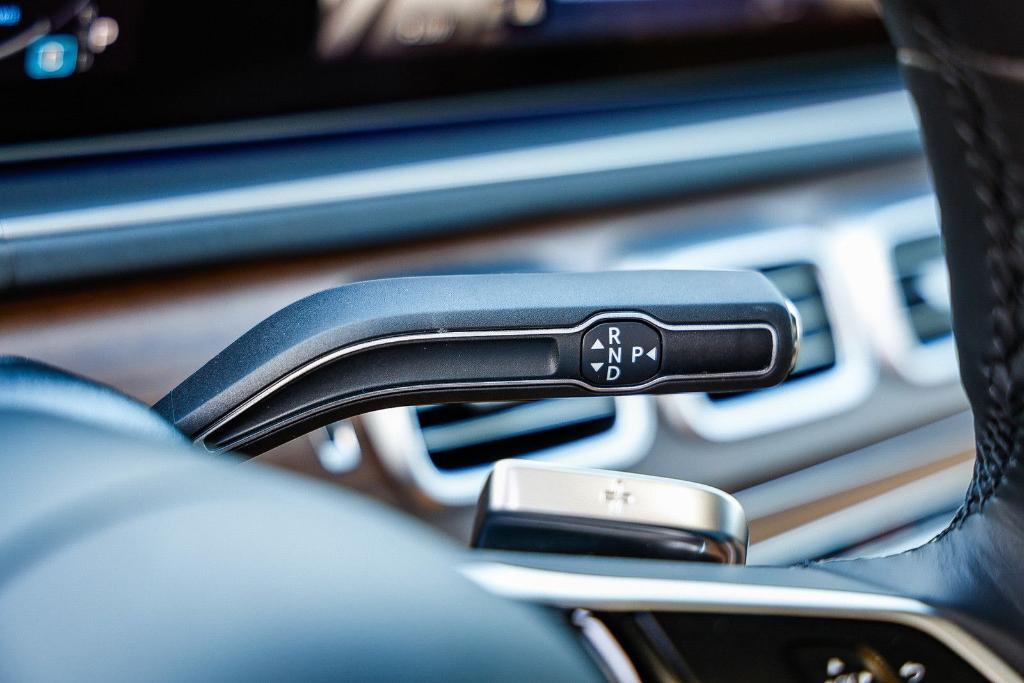 new 2025 Mercedes-Benz GLE 580 car, priced at $105,030