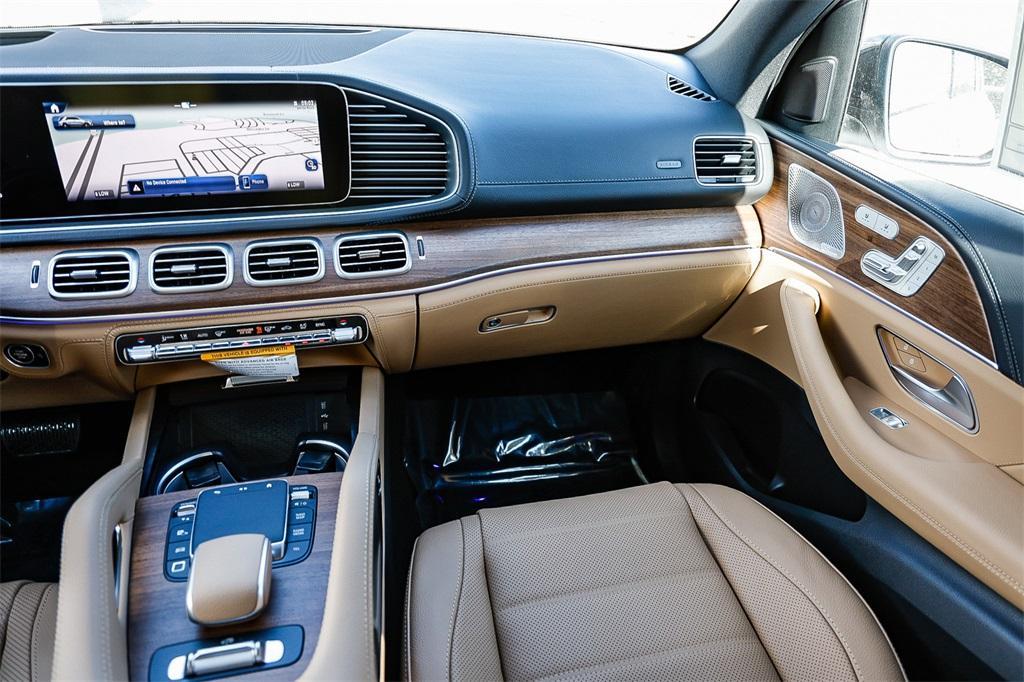 new 2025 Mercedes-Benz GLE 580 car, priced at $105,030