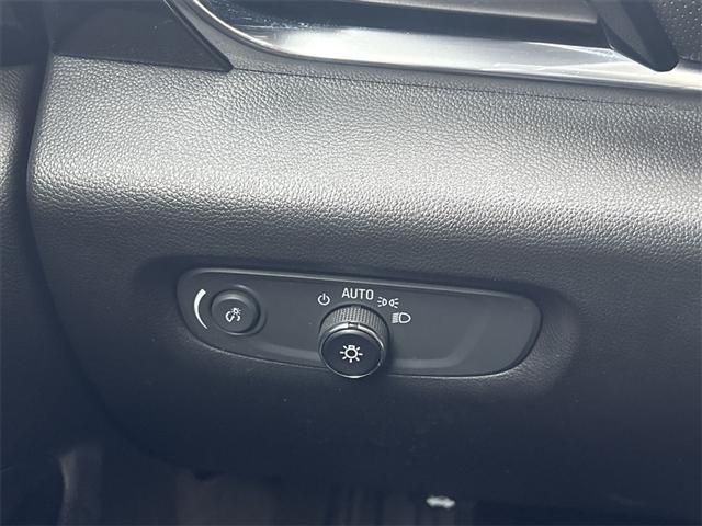 used 2023 Chevrolet Traverse car, priced at $35,979