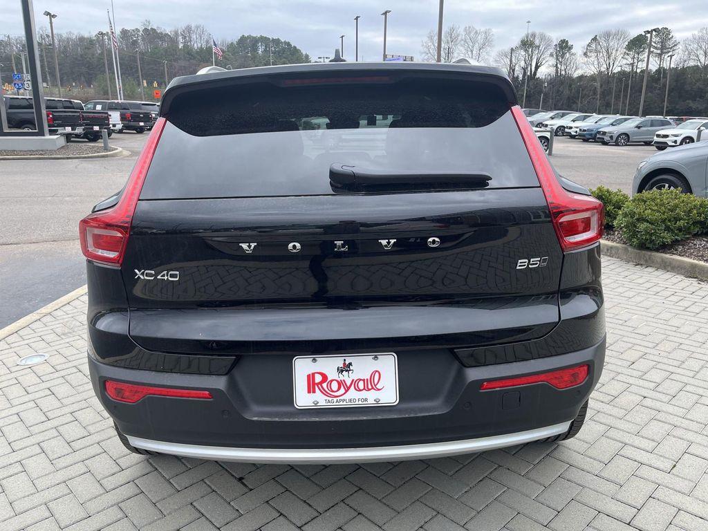new 2025 Volvo XC40 car, priced at $45,465