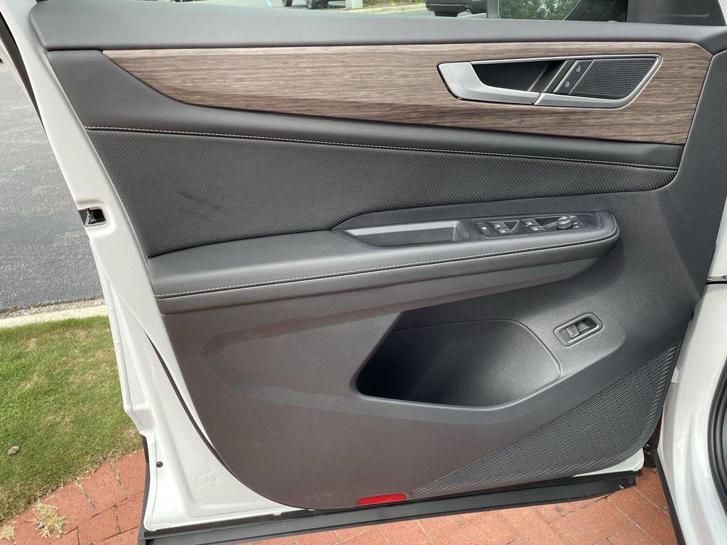 new 2026 Volkswagen Atlas car, priced at $48,180