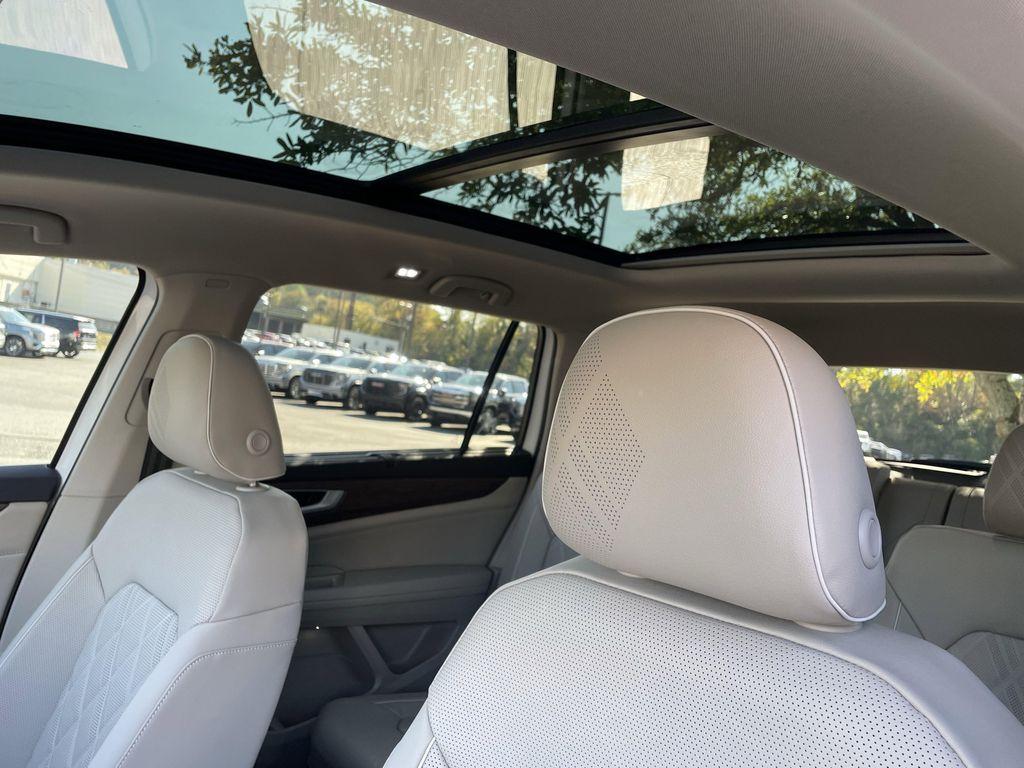 new 2026 Volkswagen Atlas car, priced at $53,429